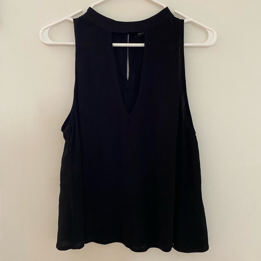 Kendall + Kylie Small Blank Tank Top